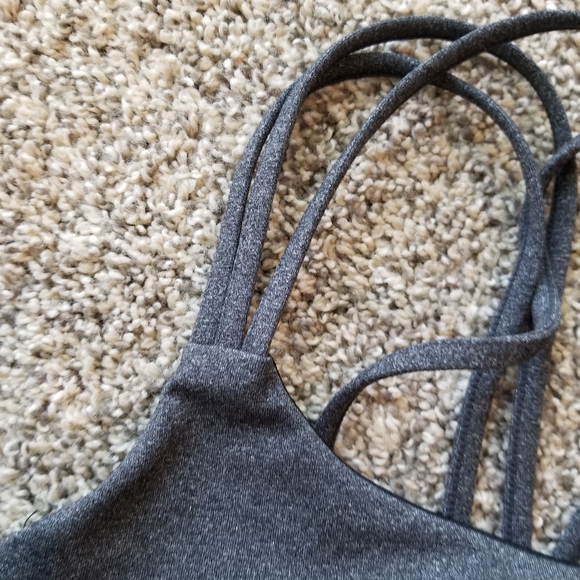 GapFit | Eclipse Medium Support Strappy Sports Bra - Picture 7 of 7